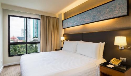 Deluxe One-Bedroom King