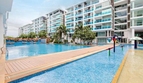 Two-Bedroom Apartment with Pool View