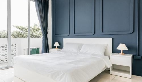 Deluxe Suite with Shared Bathroom