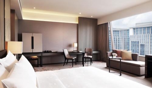 Premier Club – Club Lounge access