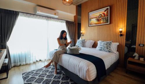 Deluxe King Room
