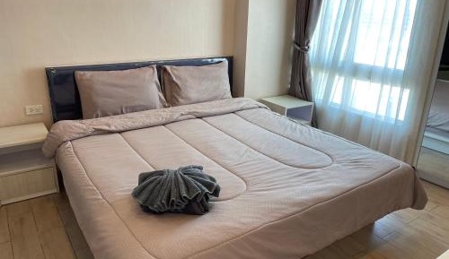 Two-Bedroom Apartment with Balcony