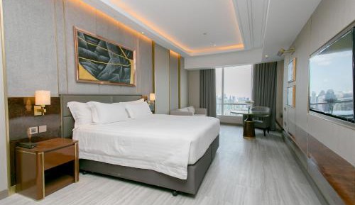 Junior Suite with City View