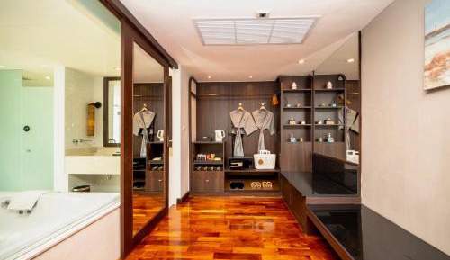 Pearl Suite