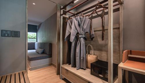 1 Bedroom Suite Pool View Twin Bed