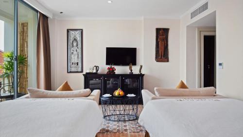 Royal Suite Twin Room with Balcony 