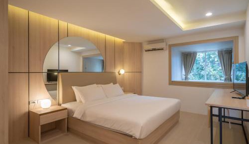 Deluxe King Room