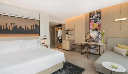 Grand Deluxe Corner King Room