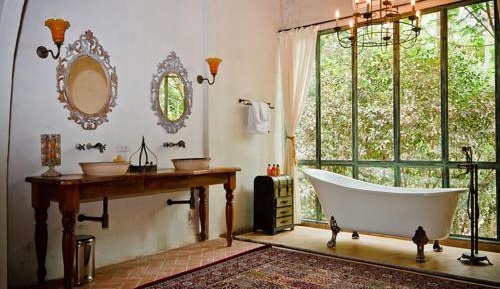 Superior Deluxe Suite