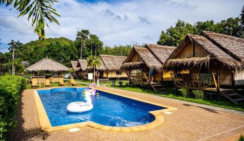Deluxe Bungalow with Pool View