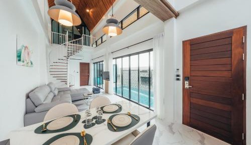 Two Bedroom Grand Duplex Pool Villa & Jacuzzi