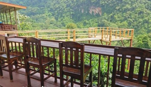Family Room with Mountain View