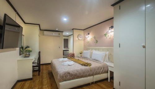 Deluxe King Room