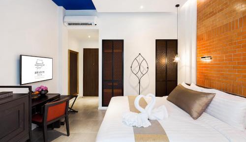 Deluxe Double Room with Pool Access