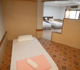 Deluxe Family Room