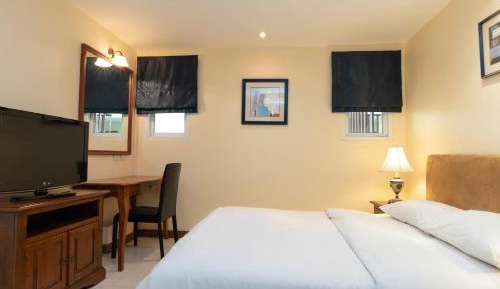 Superior One-Bedroom Suite
