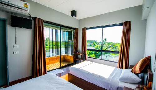 Apartment with Lake View