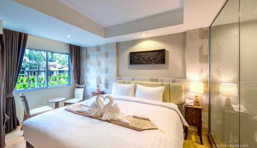 Premier Double Room with Pool Access