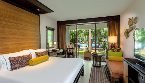 Tropical Deluxe Pool Access King