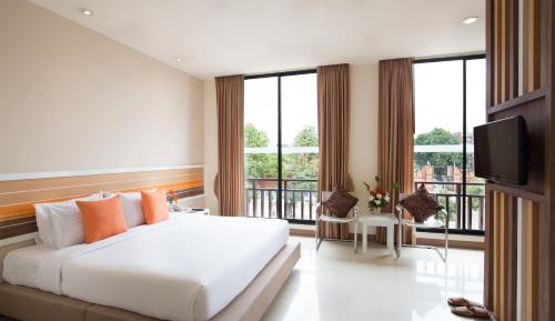 Deluxe Double or Twin Room with Mountain View