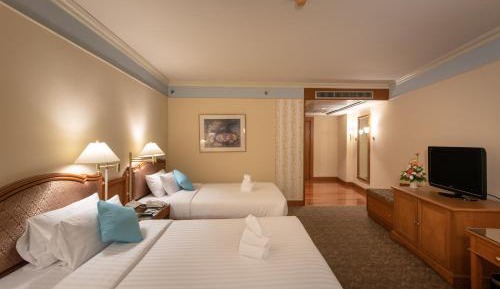 Premier Twin Room with River View
