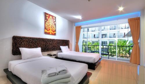Deluxe Double or Twin Room with Pool View