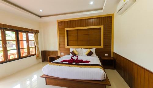 Deluxe Bungalow with Garden View