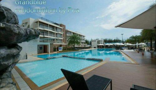 Apartment with Pool View 