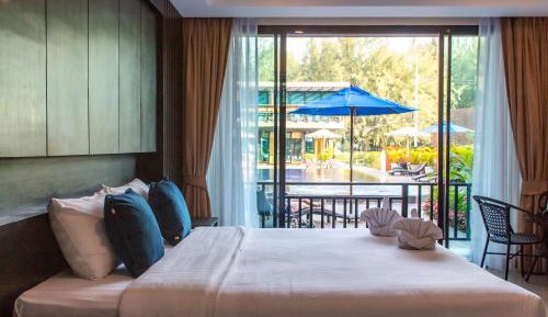 Deluxe Double Room with Pool Access