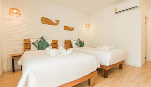 Deluxe Twin Room with Balcony