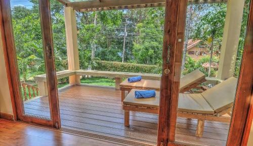 King Bed Bungalow with Garden View