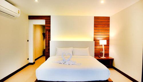 Super Deluxe with Pool and Sea View