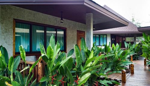 Deluxe Family Room (Free 2-Way Airport Transfer 7AM- 7PM ) 