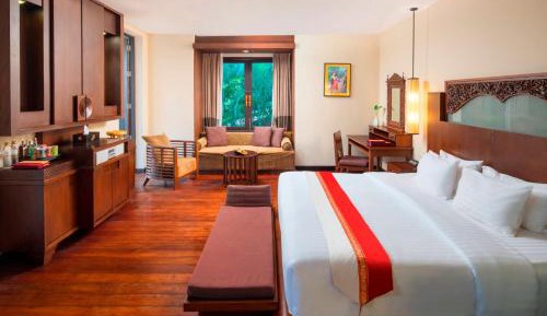 High Mountain Deluxe Double or Twin Room