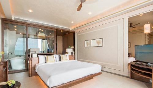 Beachfront Pool Suite with Garden