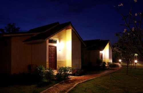 Mueang Kao Hotel | Baan Rim Klong Resort