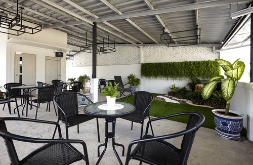 Phaya Thai Hotel | Le Bonheur Poshtel