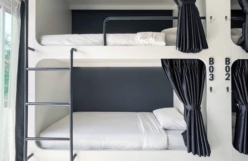 Sri Phum Hotel | Shapel Hostel and Cafe