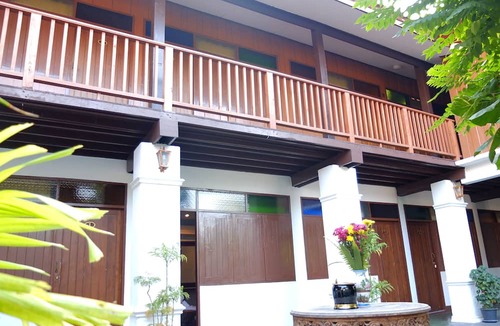 Wua Lai Hotel | Baanlek Home Stay
