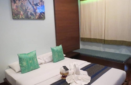 Wua Lai Hotel | Baanlek Home Stay