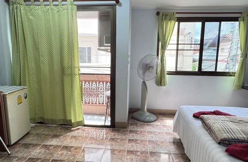 Sri Phum Hotel | Collection O Banwiang Guesthouse