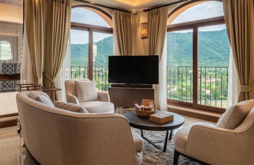 Pong Ta Long Hotel | Toscana Valley Castello Della Valle