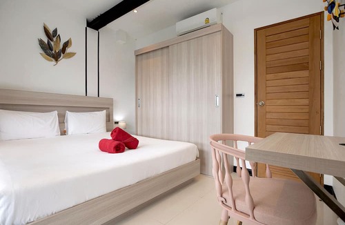 Ban Saiyuan Villa | Stylish Salt Pool Villa Sunset Garden 5