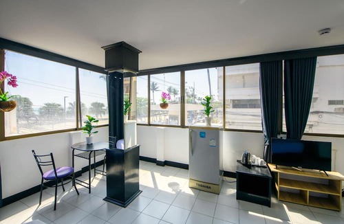 South Pattaya House | Happy Jomtien - Direct Beach Access, Sea View & Central Location
