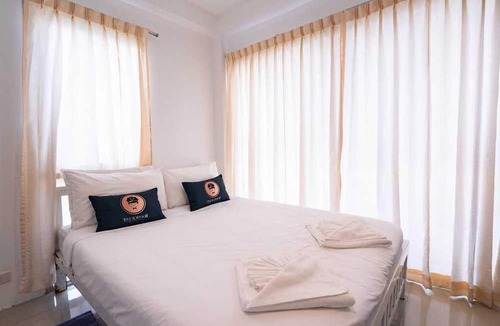 Khlong Toei Hotel | RQ Bangkok Sukhumvit 50 by Collection O