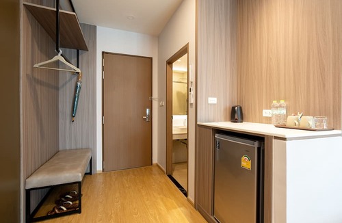 Srisa Chorakhe Noi Hotel | Crystal Srivaree Suvarnabhumi Hotel