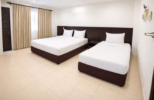 Nanai Road Hotel | Hill Side Hotel