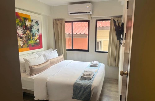 Chana Songkhram Hotel | Sawasdee House