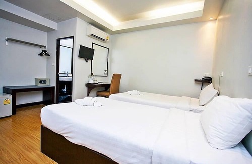 Sri Phum Hotel | Basic Line Hotel at Loikroh