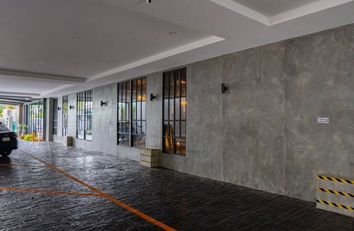 Chan Kasem Hotel | J Place Hotel